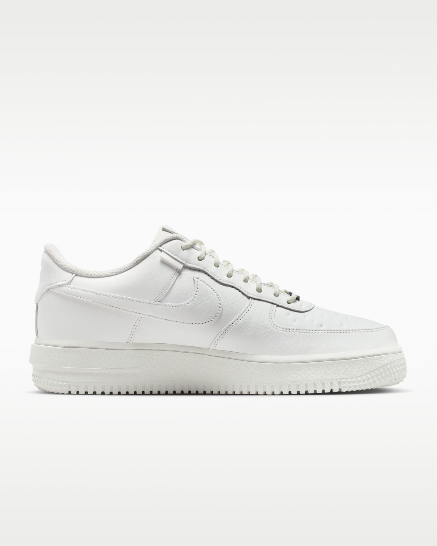 Air Force 1 GORE-TEX Vibram
Men’s Classic All-White Low-Top Sneakers | Casual & Everyday Wear
